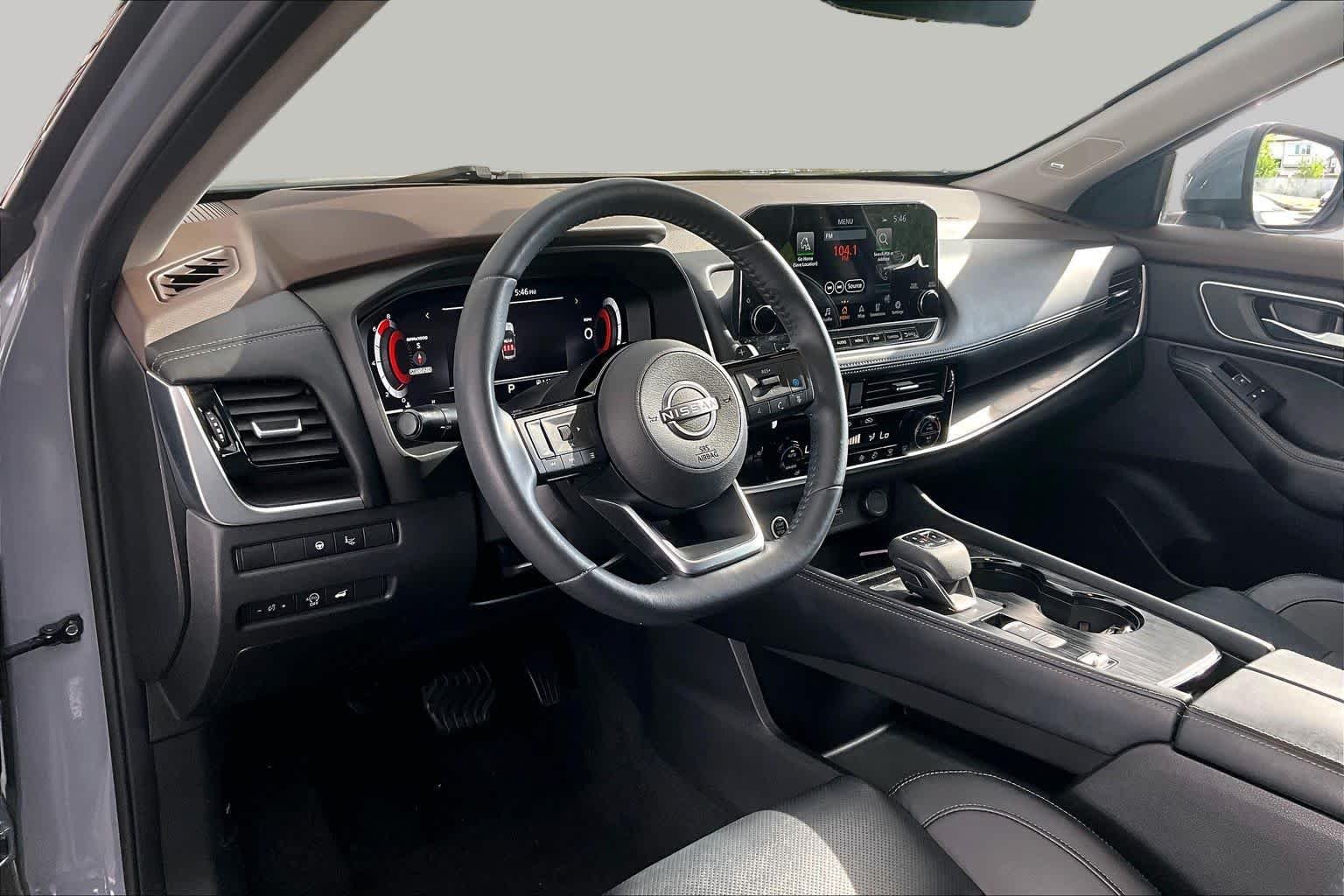 Used 2023 Boulder Gray Pearl Nissan Platinum image 18