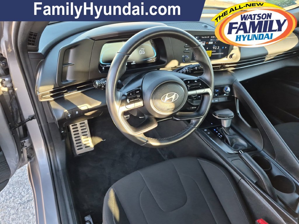 Certified Used 2025  Hyundai SEL Sport image 11