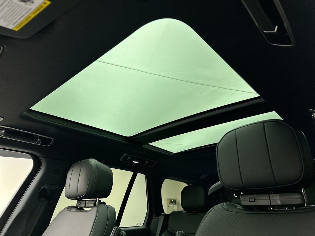 New 2026 Carpathian Gray Premium Metallic Land Rover SE image 11