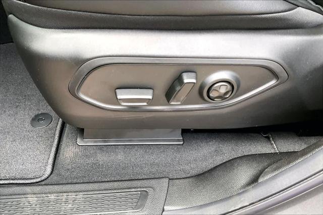 New 2026 Baltic Gray Metallic Clear-Coat Exterior Paint Jeep Laredo Altitude image 16