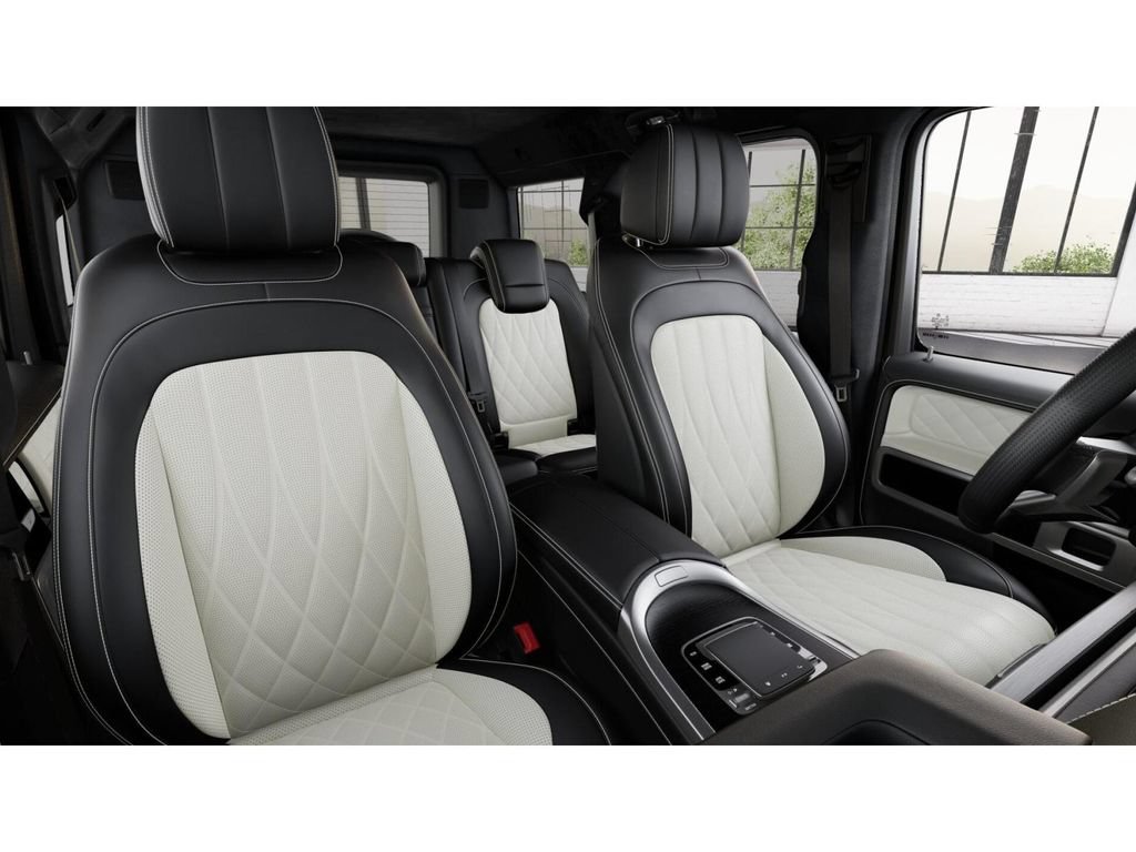 New 2027 MANUFAKTUR Dark Blue Non-Metallic Mercedes-Benz G 580 image 48