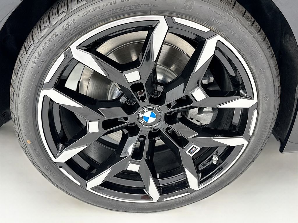 New 2026 Black Sapphire Metallic BMW 330i image 32