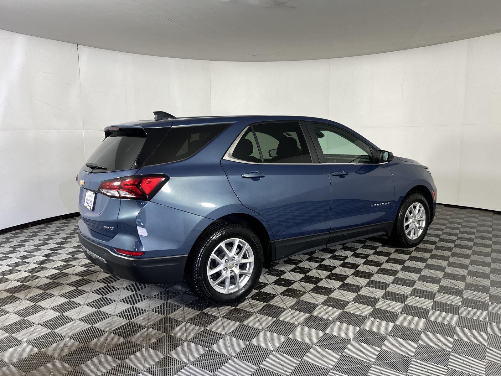 Used 2024 Lakeshore Blue Metallic Chevrolet LT image 30
