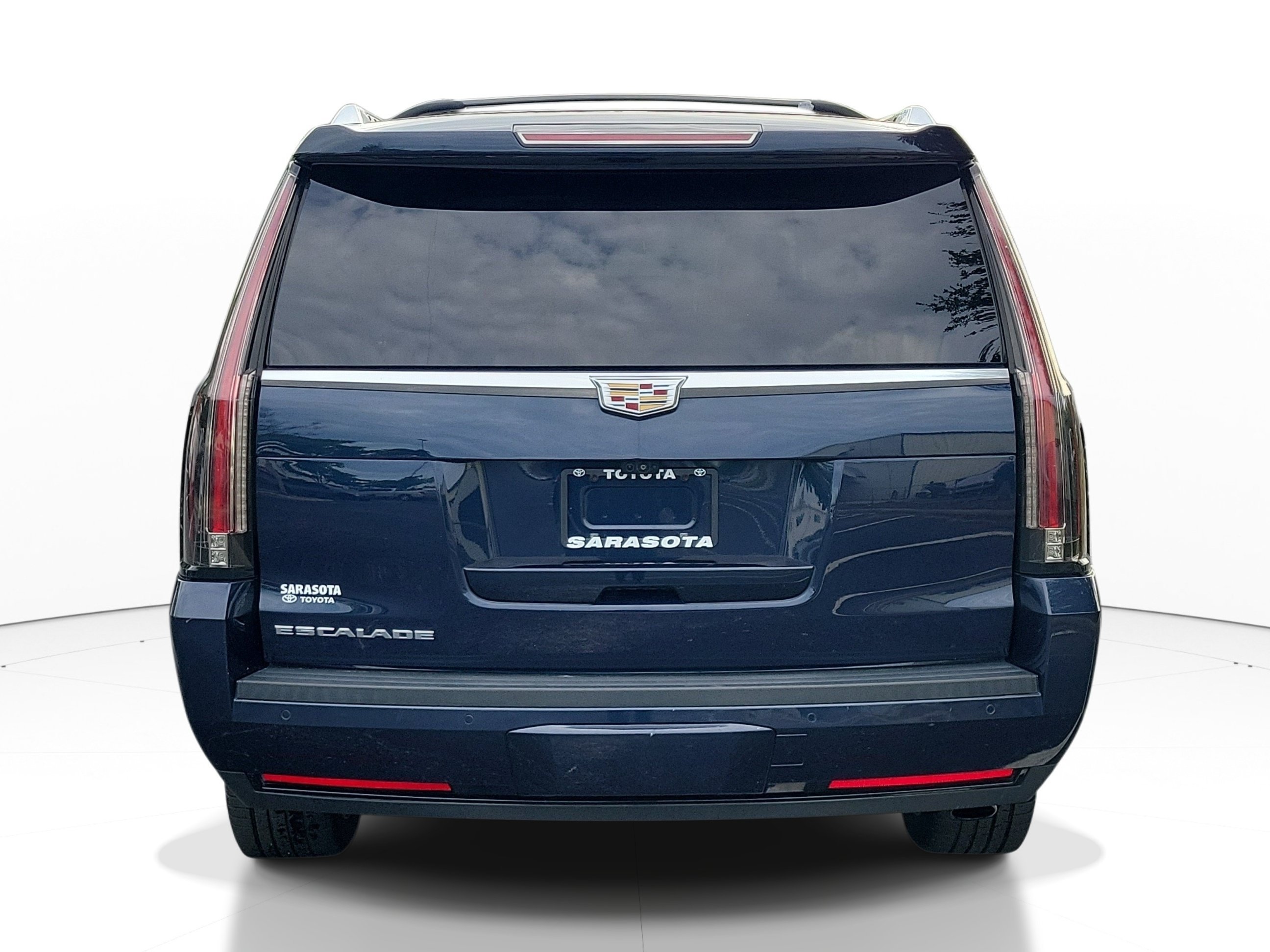 Used 2019 Dark Adriatic Blue Metallic Cadillac Premium image 4
