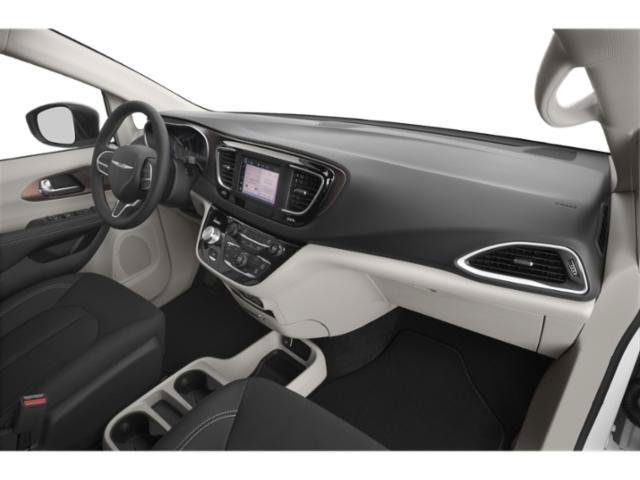 Used 2023 Silver Mist Clearcoat Chrysler LX image 16