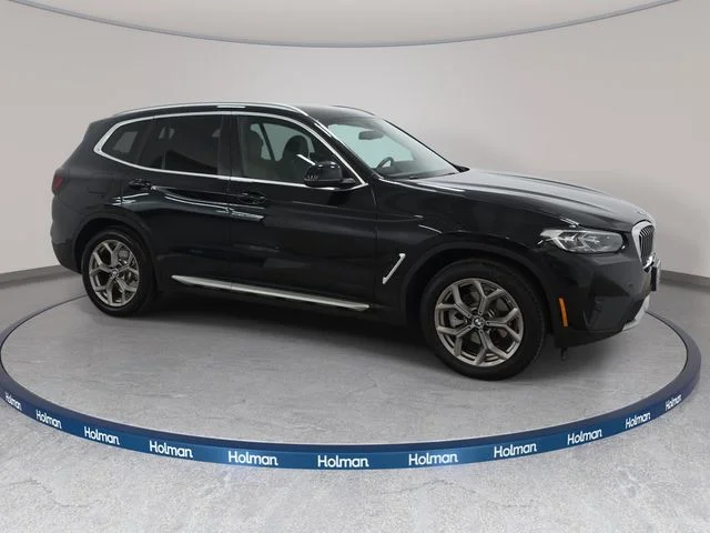 Used 2022 Black Sapphire Metallic BMW xDrive30i image 4