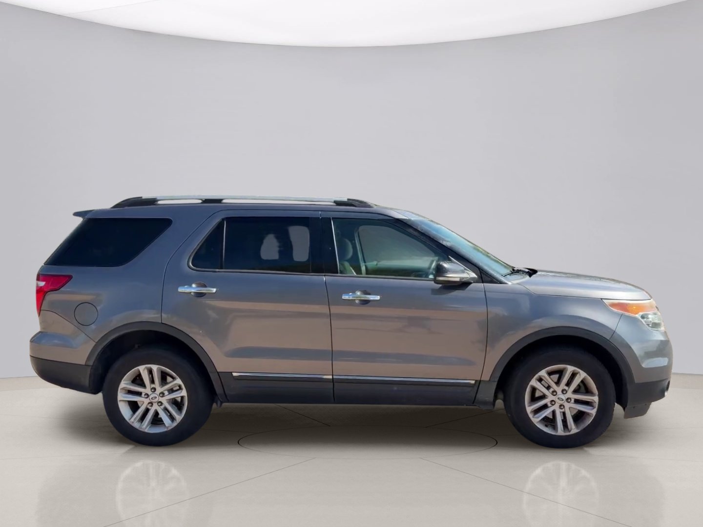 Used 2013 Gray Ford XLT image 4