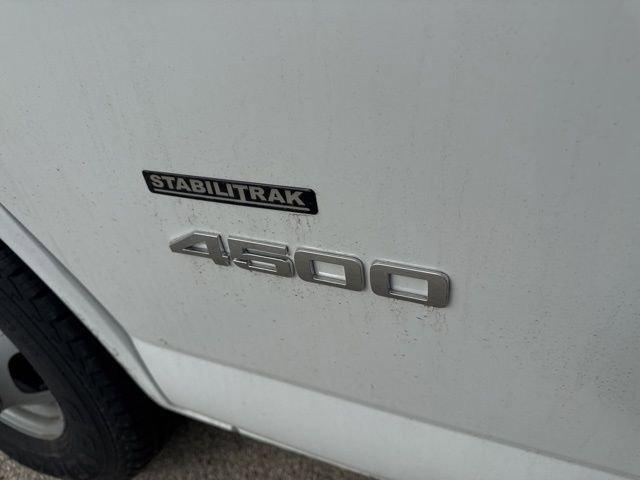 New 2025 Summit White Chevrolet 2WT image 12