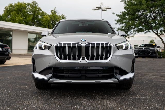 Certified Used 2026 Space Silver Metallic BMW xDrive28i image 7