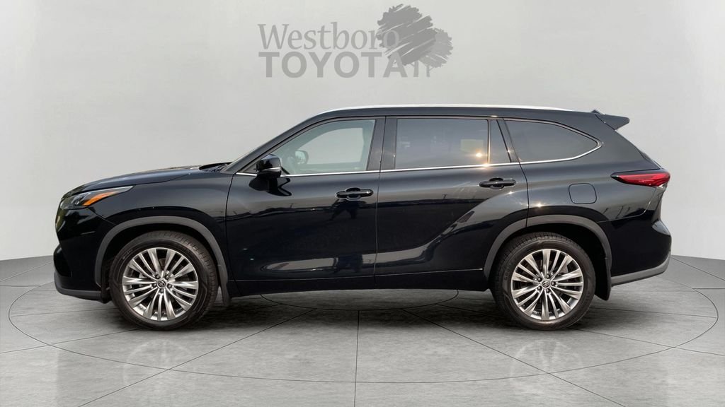 Used 2022 Black Toyota Platinum image 4