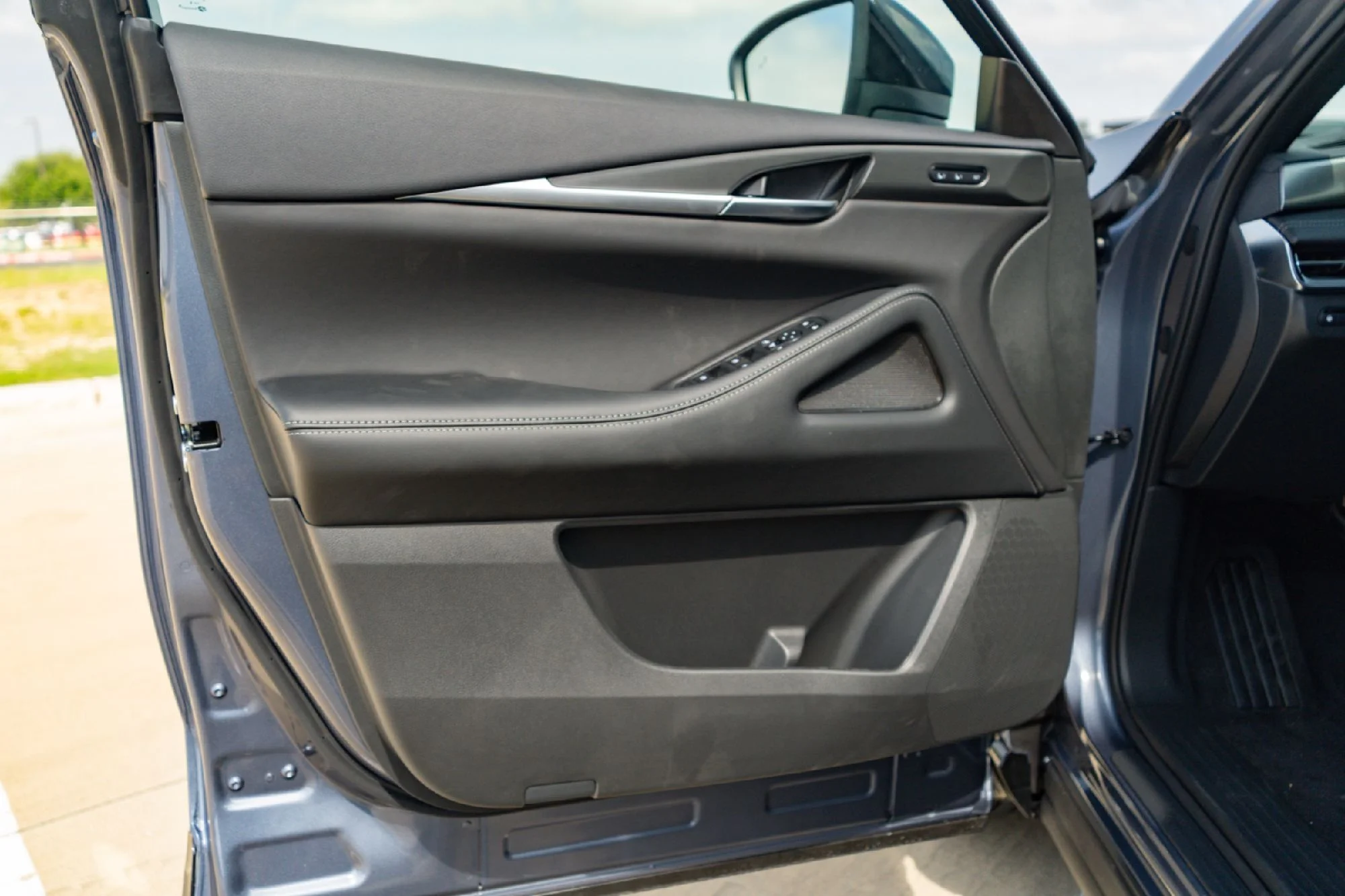 New 2027 MOONBOW BLUE INFINITI Luxe AWD image 20