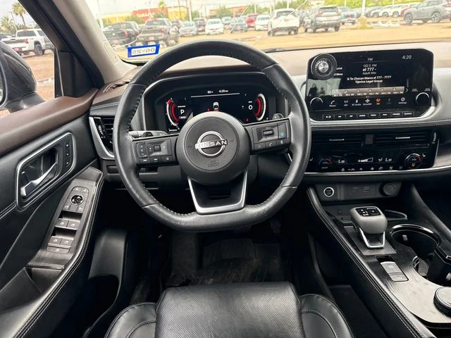 Used 2023 White Nissan Platinum image 13