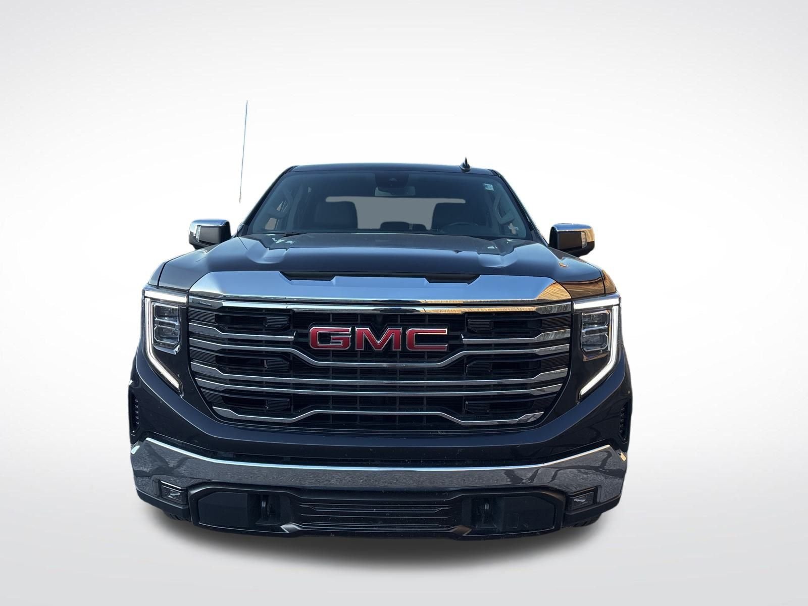 Used 2025 GMC Sierra 1500 SLT with VIN 3GTUUDED0SG124499 for sale in Brainerd, Minnesota