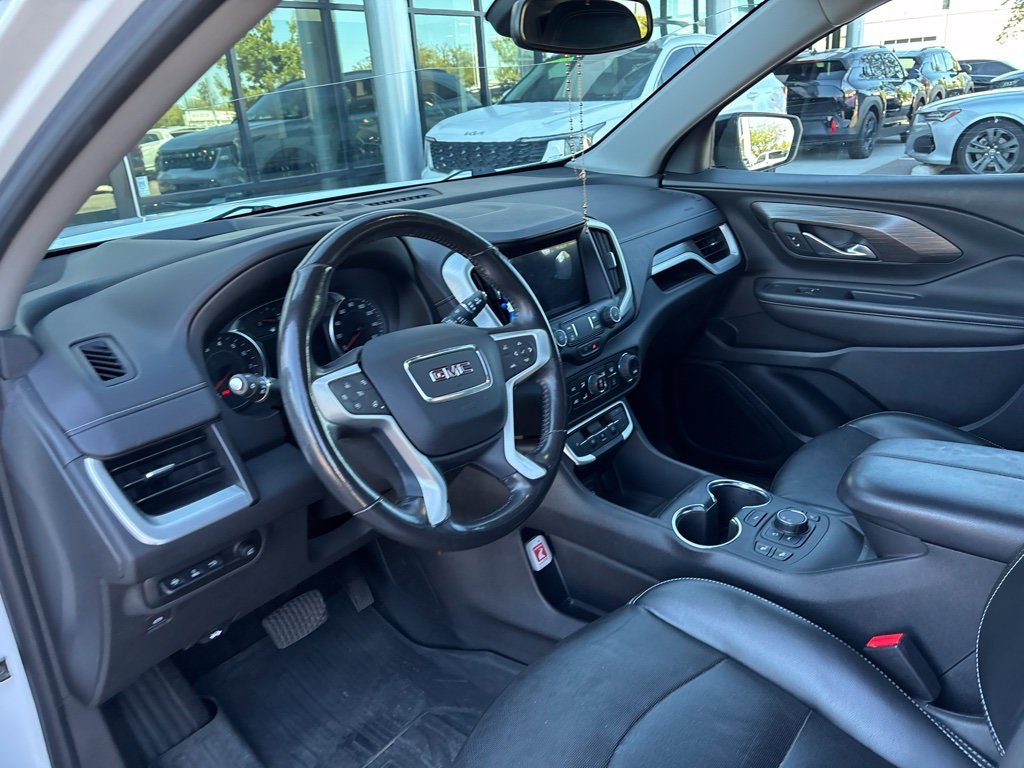 Used 2022 White GMC SLT image 24