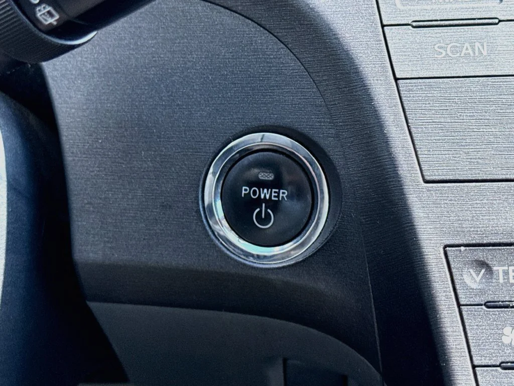 Used 2011 Blizzard Pearl Toyota Two image 19
