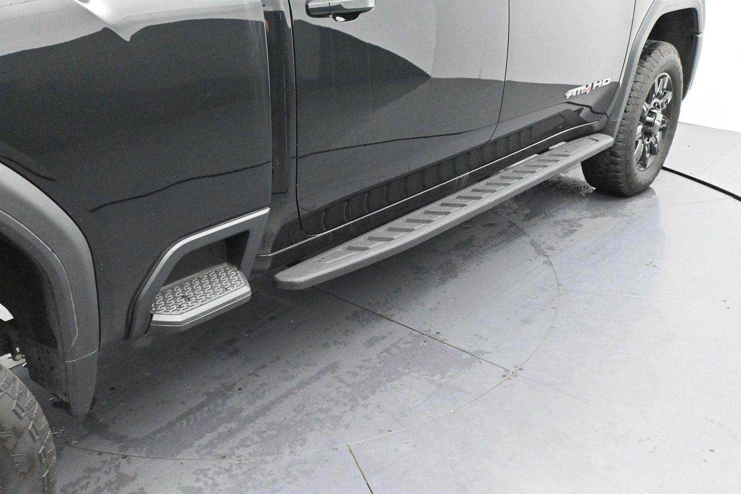 Used 2025 Onyx Black GMC AT4 image 9
