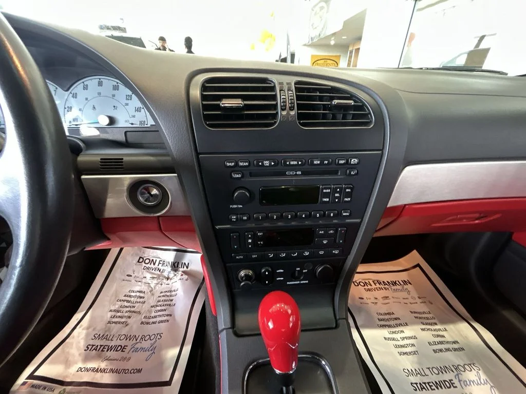 Used 2002 Red Ford Base image 23