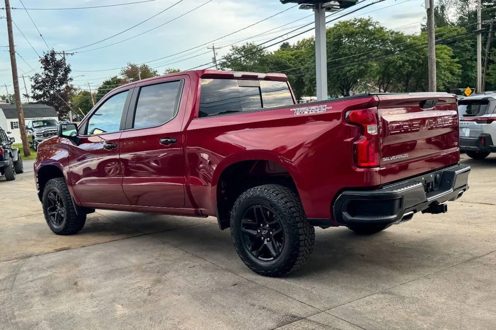 Used 2019 Red Chevrolet LT Trail Boss image 3