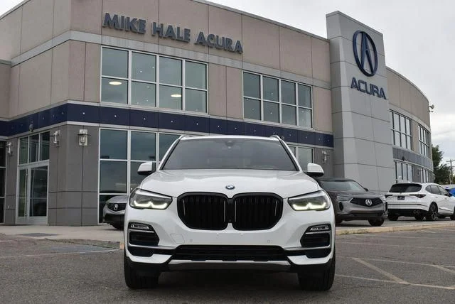 Used 2021 Alpine White BMW xDrive40i image 2