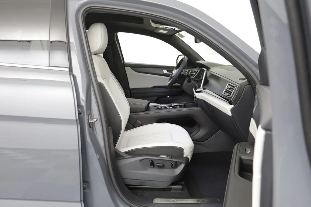 New 2026 Gray Volkswagen 2.0T SEL Premium R-Line image 19