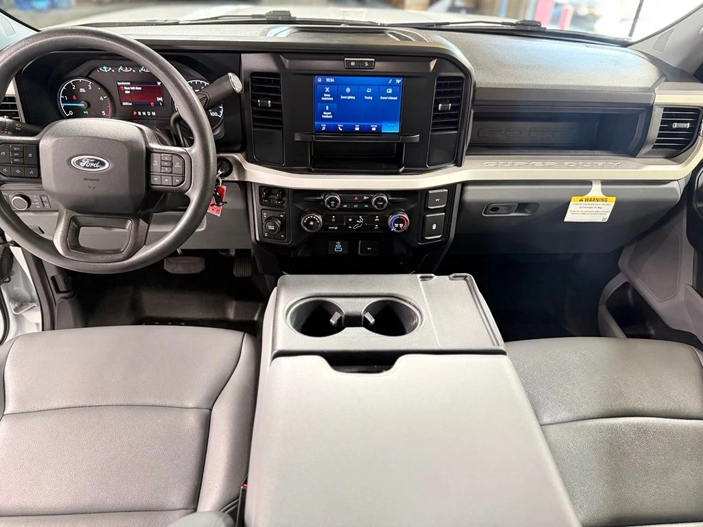 Used 2025 White Ford XL image 2