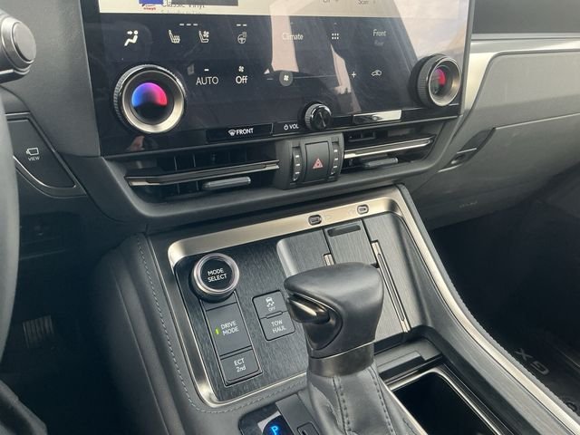 2024 Lexus GX Luxury - Photo 23