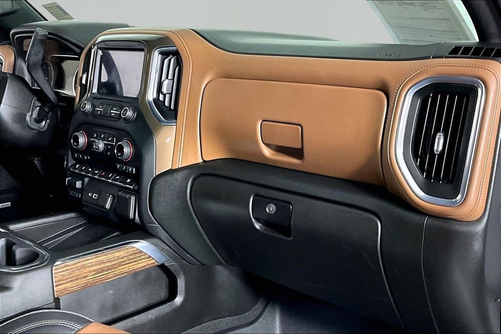 Used 2021 White Chevrolet High Country image 26