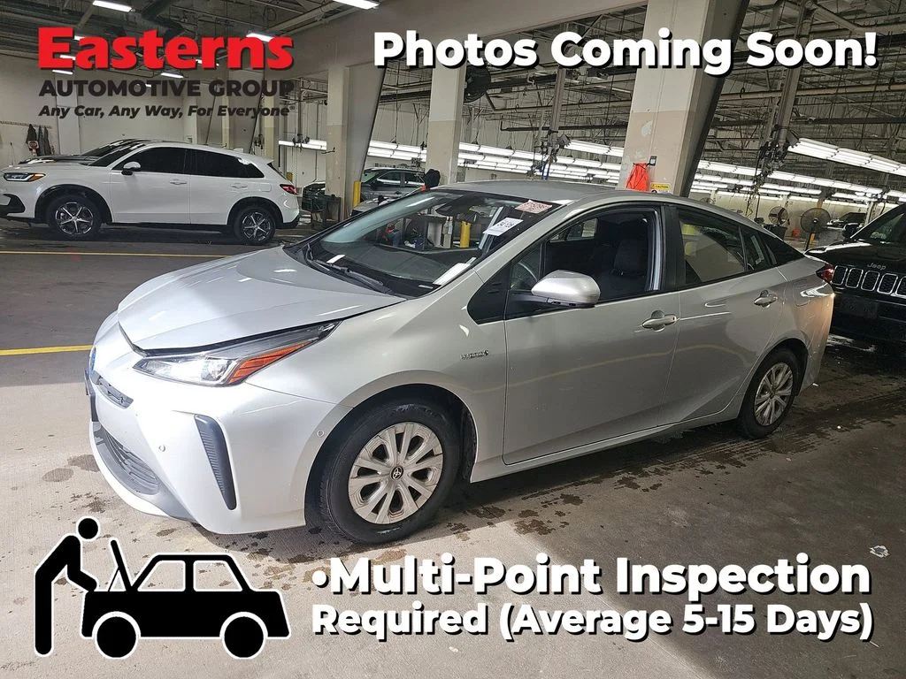 Used 2022 Silver Toyota LE image 1