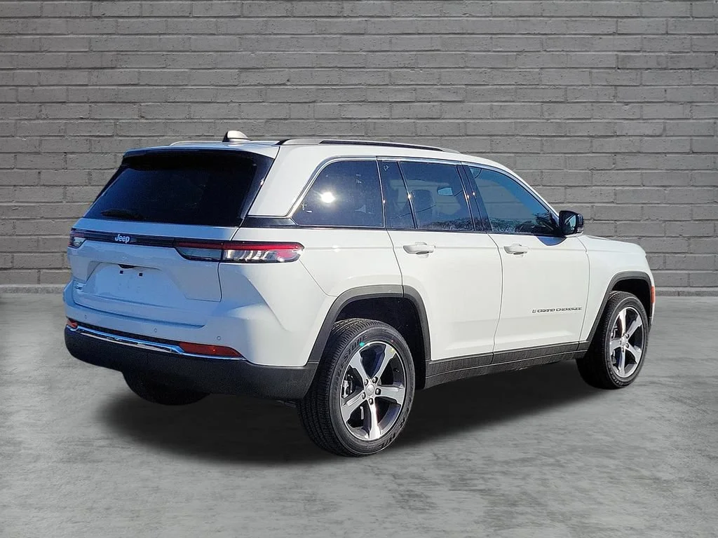 New 2024 Bright White Clearcoat Jeep  image 8