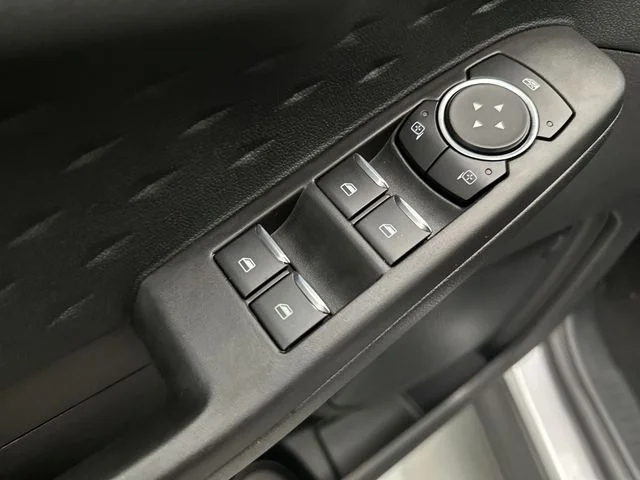 Used 2020 Silver Ford SE image 17