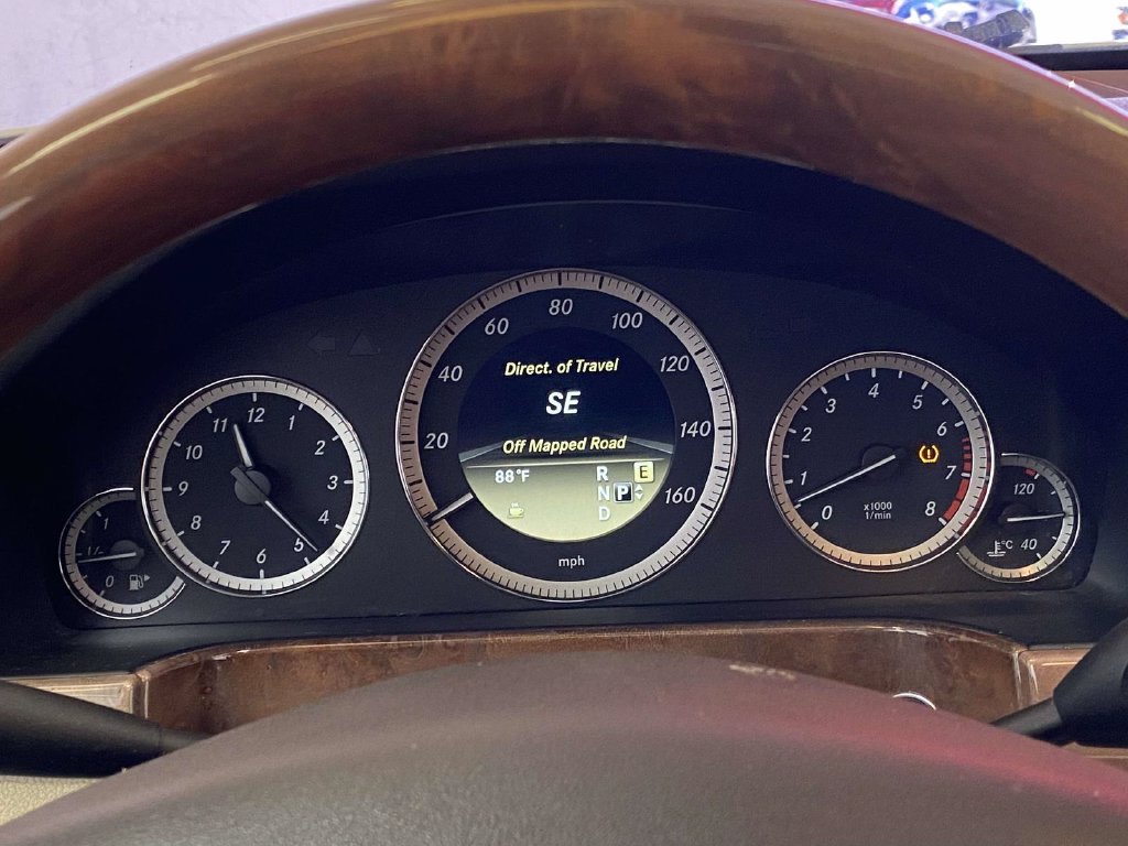 Used 2012  Mercedes-Benz E 350 image 27