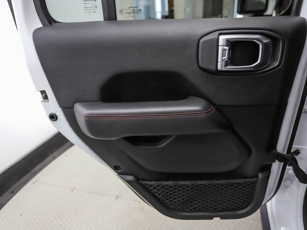 Used 2020 Bright White Clearcoat Jeep Unlimited Rubicon image 20