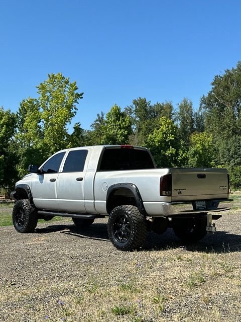 Used 2006 Bright Silver Metallic Dodge SLT image 7