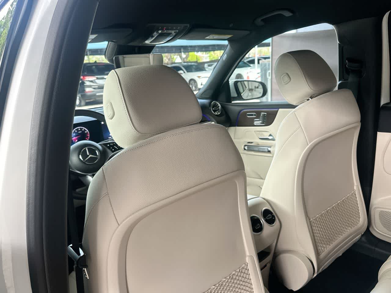 Used 2025 Polar White Mercedes-Benz GLB 250 image 23