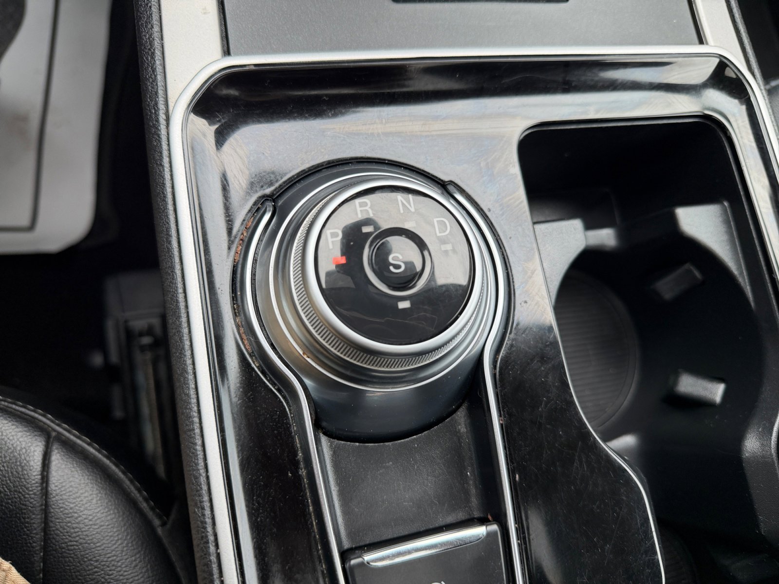 Used 2020 Black Ford SEL image 23