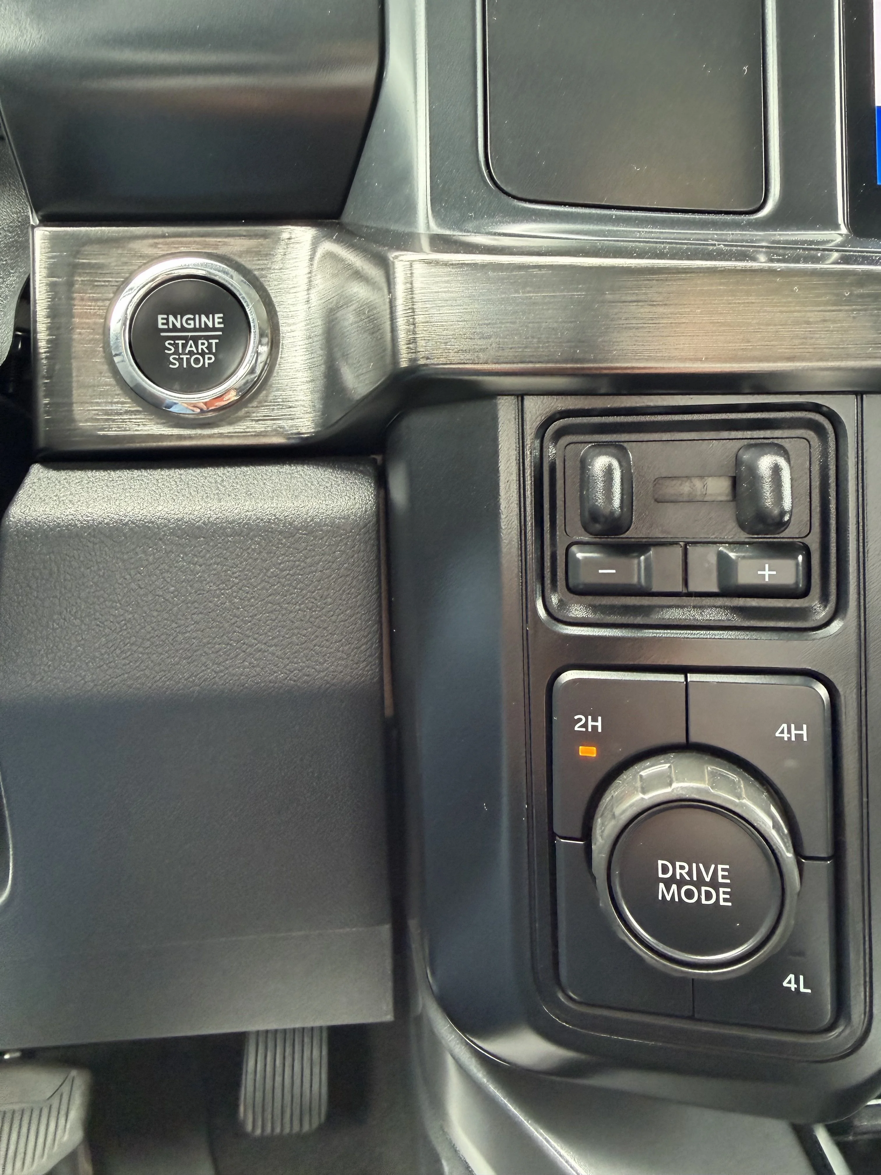 Used 2024 Blue Ford LARIAT image 15
