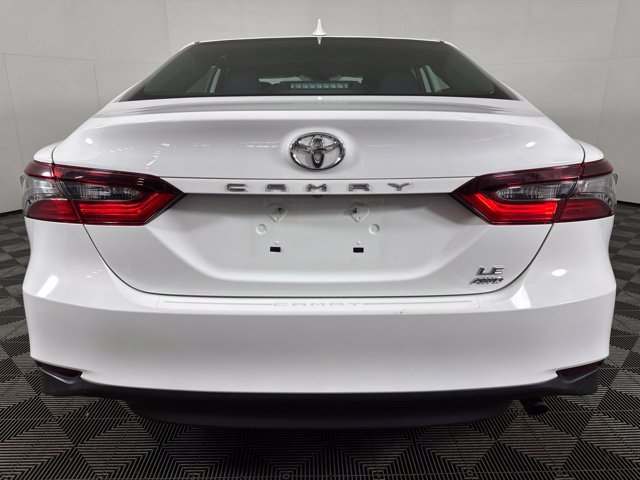 Used 2021 White Toyota LE image 20
