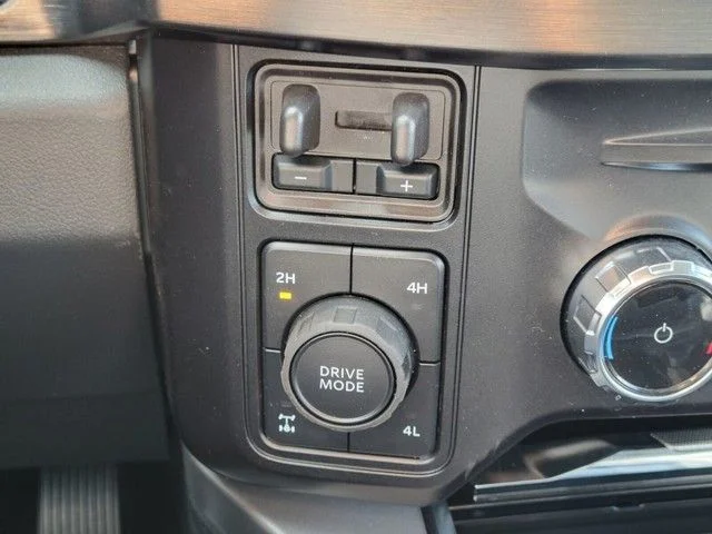 New 2026 Agate Black Metallic Ford F-250® Lariat® image 21