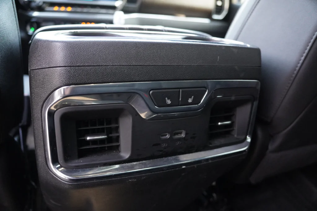 Used 2025 Black Chevrolet High Country image 4