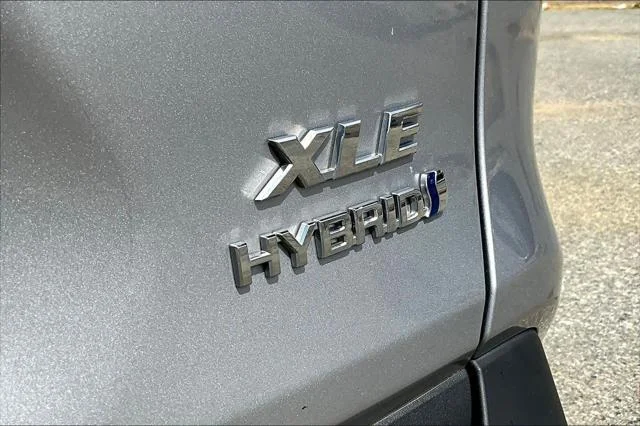 Certified Used 2022 SILVER SKY METALLIC Toyota  image 10