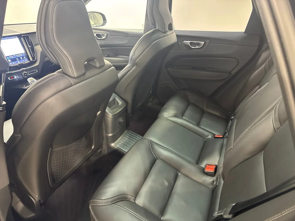 Certified Used 2024 Onyx Black Metallic Volvo Ultimate image 21
