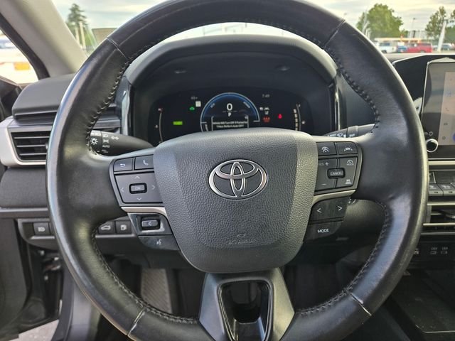 Used 2025  Toyota LE image 20