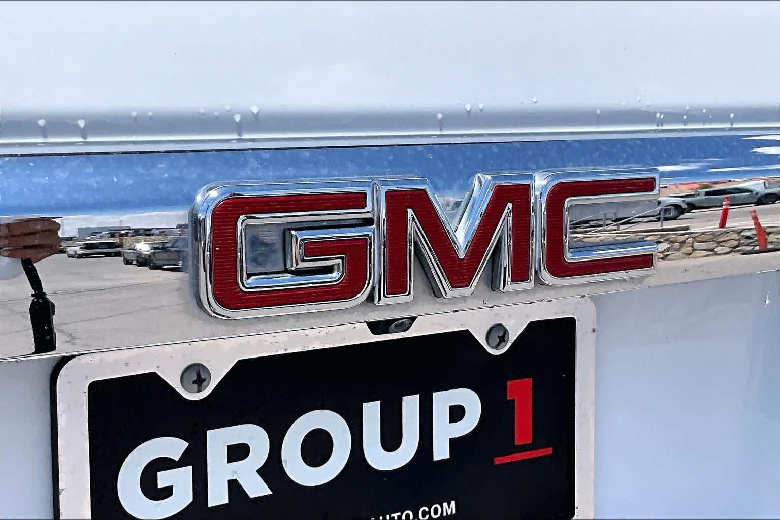 Used 2019 Summit White GMC Denali image 31