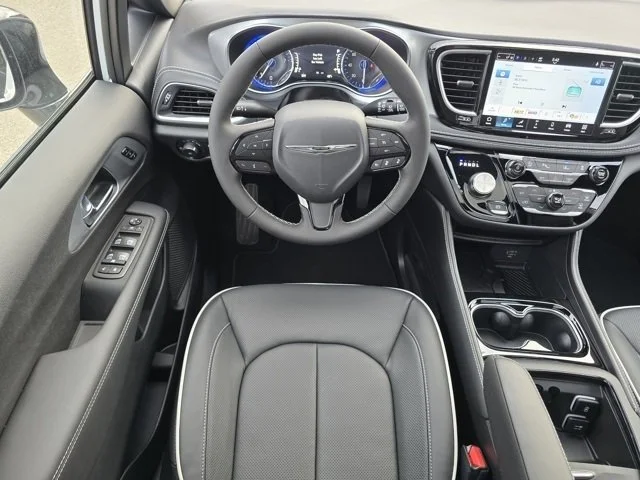 New 2026 Bright White Clearcoat Chrysler Limited image 4