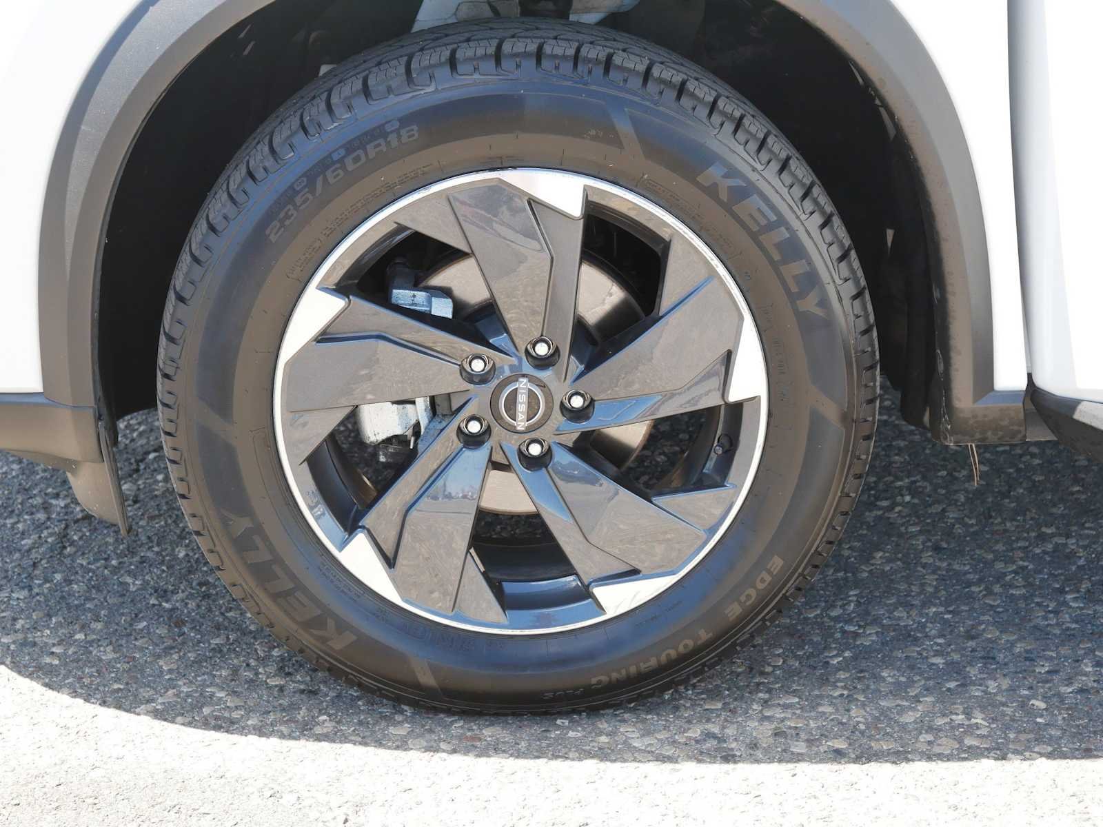 2025 Nissan Rogue SV - Photo 15
