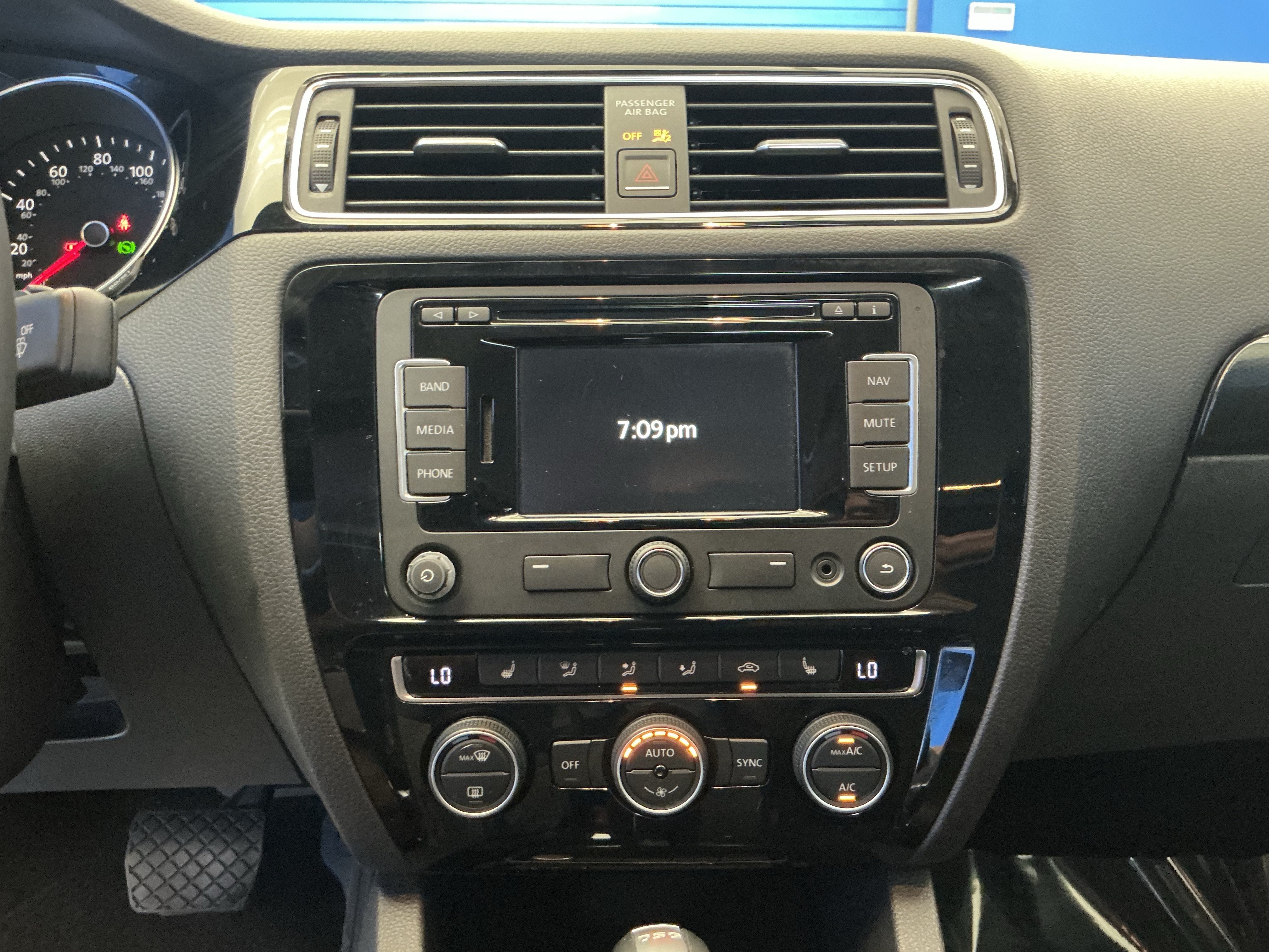 Used 2015 Gray Volkswagen 2.0L TDI SEL image 19
