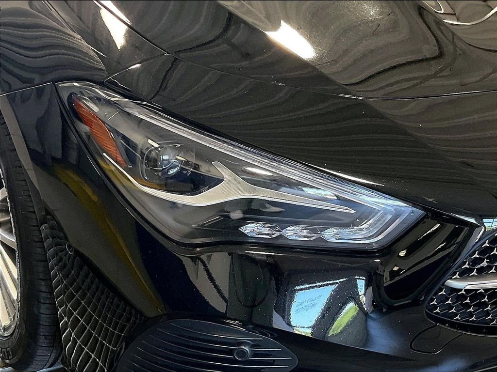 Used 2025 Silver Mercedes-Benz CLA 250 image 31
