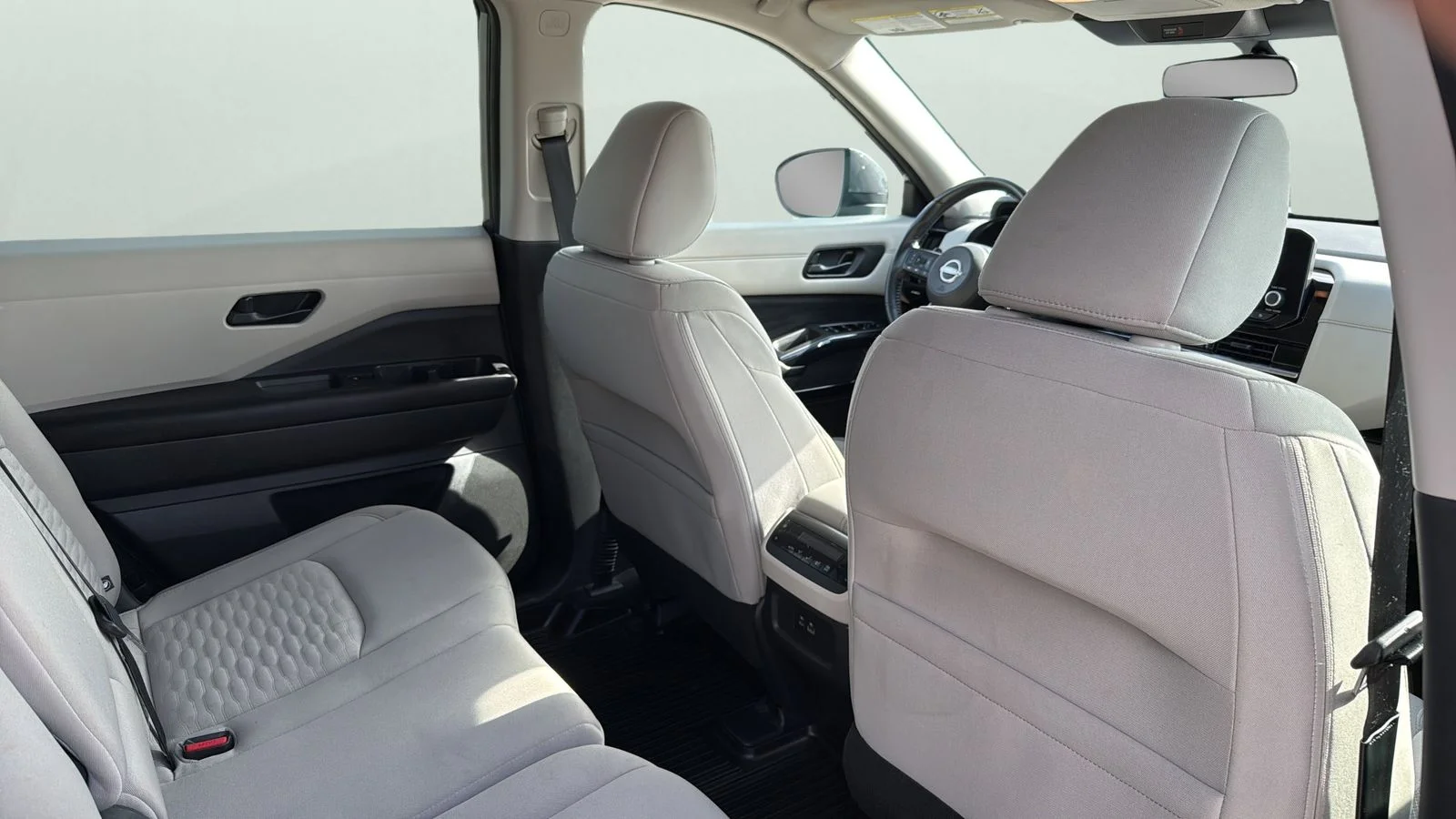 Used 2024 Gray Nissan SV image 28