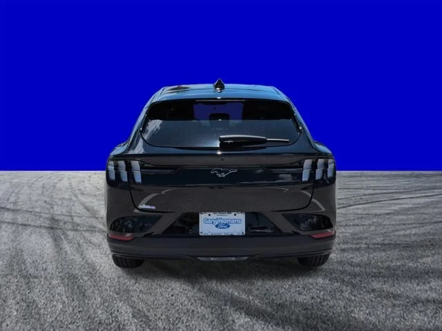 New 2026 Shadow Black Ford Select image 5