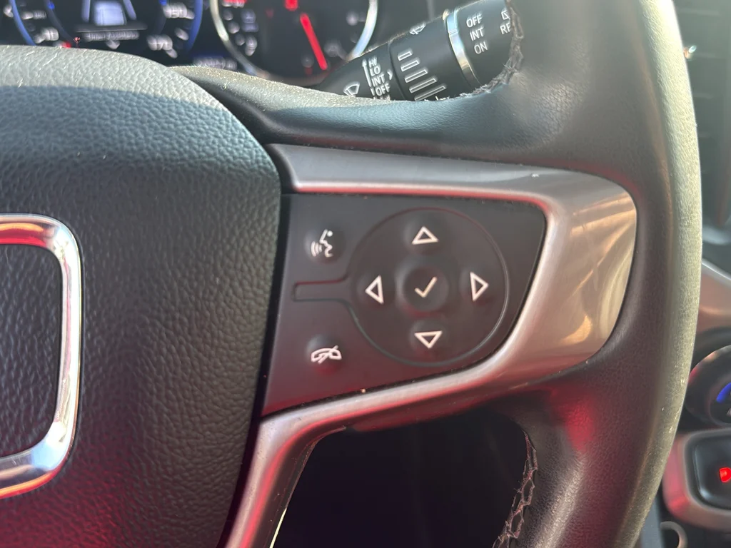 Used 2023 White GMC AT4 image 36